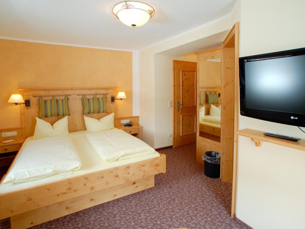 Engedey Hotel Gebirgshaeusl חדר תמונה